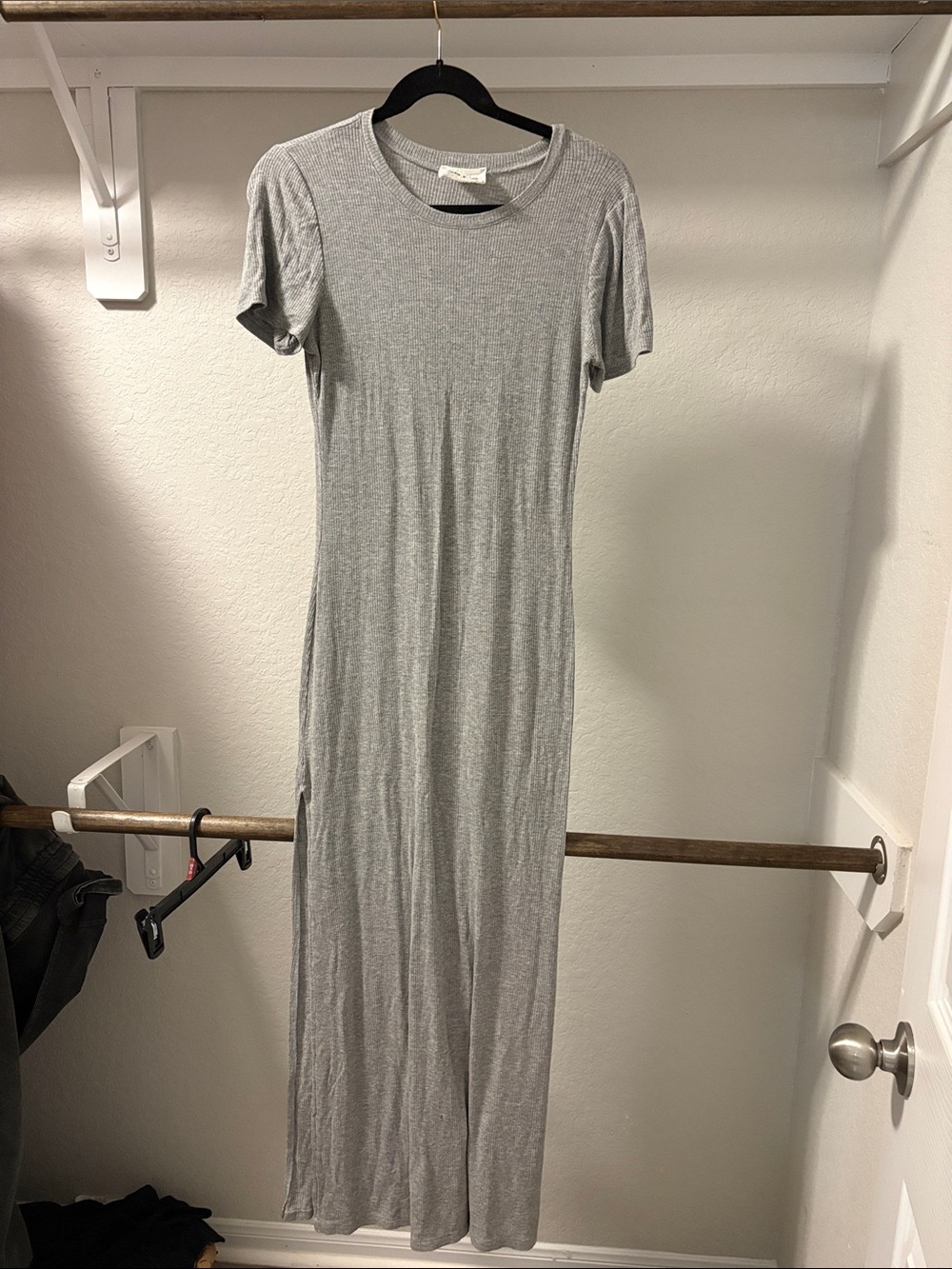 Sadie & Sage Heather Gray Short-Sleeve Maxi Dress
